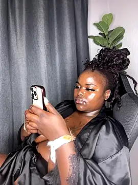 Honeycoco0211 online show from October 5, 2025, 7:34 pm