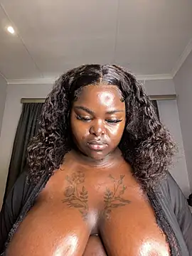 Honeycoco0211 online show from April 7, 2026, 5:52 am