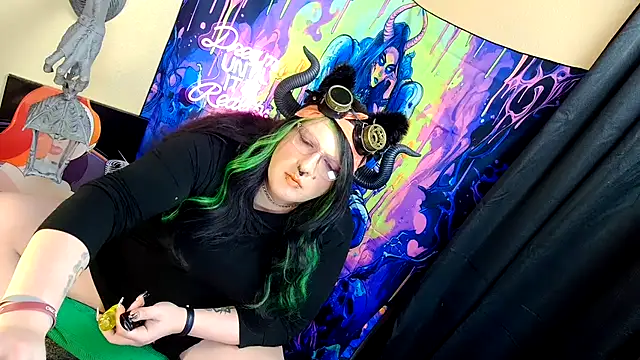 Blakelytgirl online show from May 16, 2026, 10:01 am