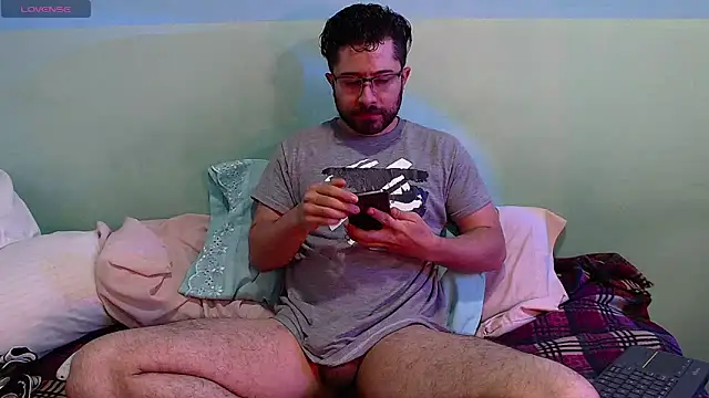 Snapshot of teddy_foster chatting on October 1, 2025, 12:33 pm teddy foster online show from October 1, 2025, 12:33 pm