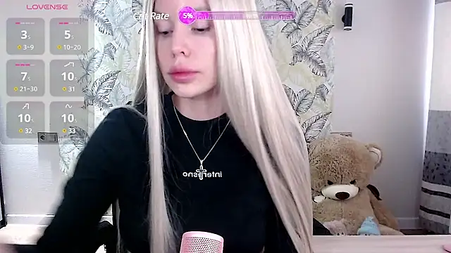 Snapshot of Marmalade_Fox chatting on March 3, 2025, 6:48 am Marmalade Fox online show from March 3, 2025, 6:48 am