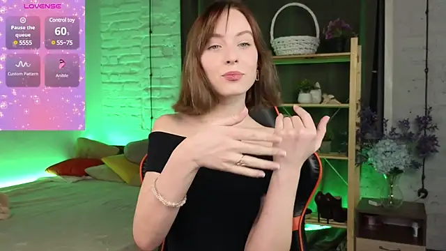 Snapshot of Crayzy_Luv chatting on January 15, 2025, 8:48 pm Crayzy Luv online show from January 15, 2025, 8:48 pm