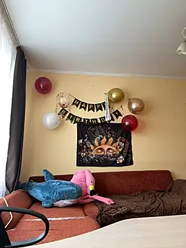 Snapshot of Crayzy_Luv chatting on February 14, 2025, 6:56 am Crayzy Luv online show from February 14, 2025, 6:56 am