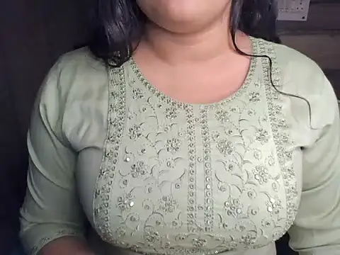 Trezza online show from November 12, 2025, 2:45 am