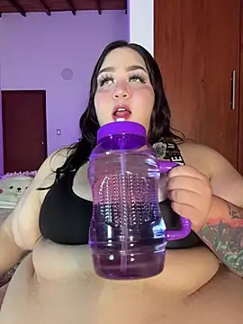 Venus queenn online show from October 20, 2025, 12:33 am