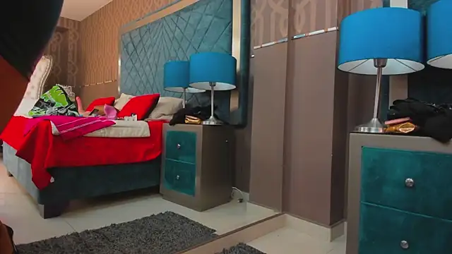 Janna Rousse  online show from December 4, 2025, 11:52 am