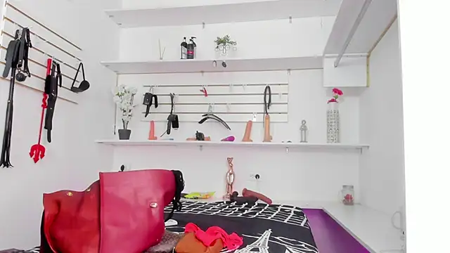 Alejandra Dunn online show from October 1, 2025, 1:28 pm