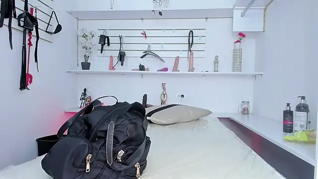 Alejandra Dunn online show from October 4, 2025, 8:18 pm