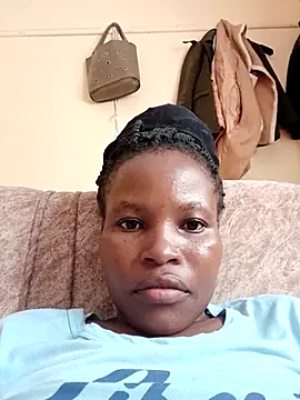 petite babe online show from March 5, 2026, 11:50 am