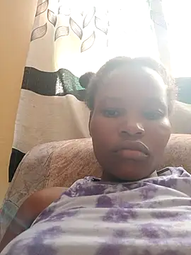 petite babe online show from April 6, 2026, 12:28 pm