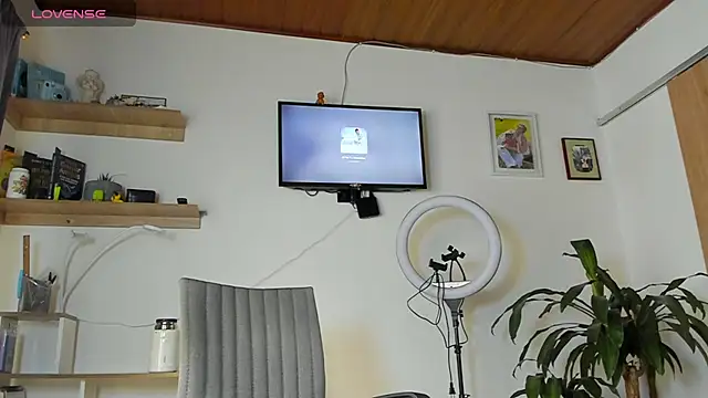 manucute 23  online show from November 2, 2025, 2:30 pm