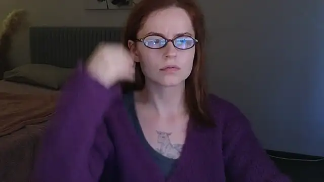 reb luvng online show from November 8, 2025, 1:33 pm