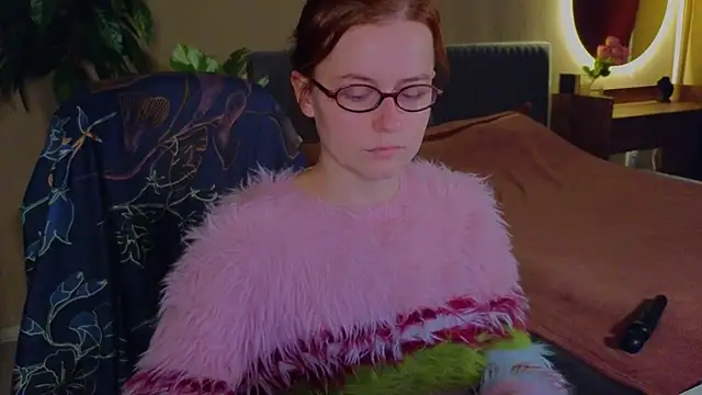 reb luvng online show from November 11, 2025, 1:55 pm