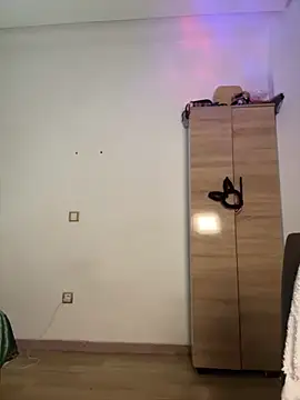 Snapshot of ZINA-MOROCCO chatting on October 25, 2025, 4:46 pm ZINA-MOROCCO online show from October 25, 2025, 4:46 pm