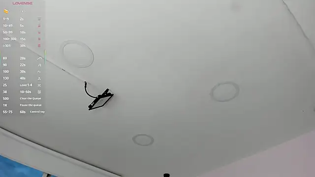 Oriana Guzman online show from October 9, 2025, 10:52 pm