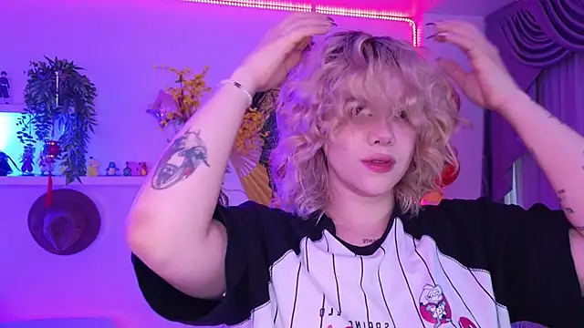 albaismynameX online show from March 28, 2026, 12:16 pm