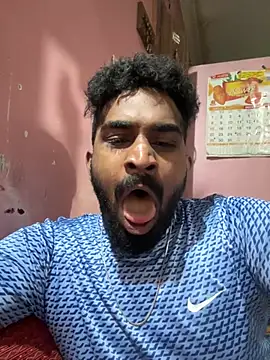 Handsomehunk 4U online show from December 13, 2024, 4:16 pm