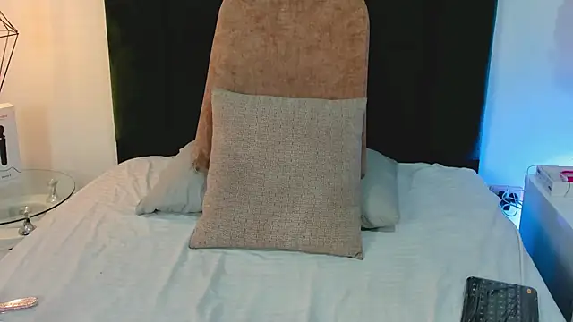 Snapshot of MirandaRoxx chatting on January 31, 2025, 6:03 pm MirandaRoxx online show from January 31, 2025, 6:03 pm