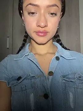 Snapshot of Alicia_ALICIA chatting on December 23, 2024, 1:08 am Alicia ALICIA online show from December 23, 2024, 1:08 am