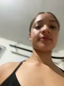 Snapshot of Alicia_ALICIA chatting on March 3, 2025, 8:32 pm Alicia ALICIA online show from March 3, 2025, 8:32 pm