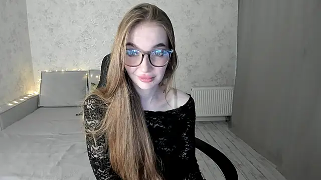 LissaCain online show from November 12, 2025, 4:46 am