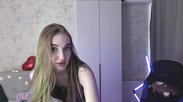 LissaCain online show from April 13, 2026, 9:37 am