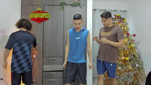 badguyss bisex online show from December 30, 2024, 11:26 am