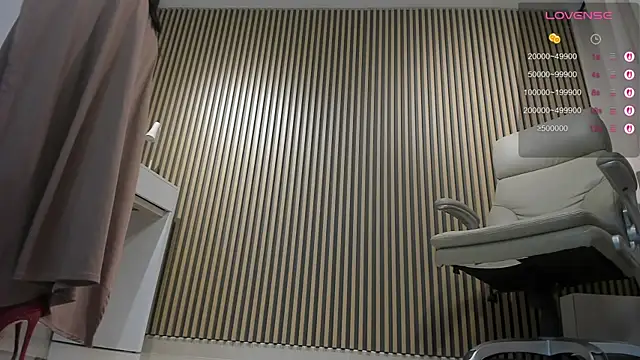 lulu 072 online show from March 12, 2025, 2:23 pm