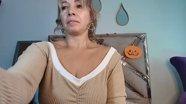 Ingridbergman online show from October 29, 2025, 1:13 pm