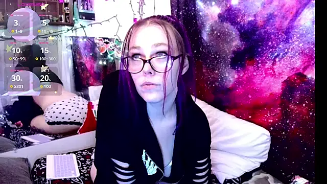 EverlyEster online show from February 22, 2025, 8:07 am