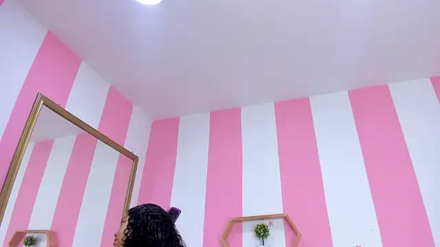 ISABELLA 020 online show from February 21, 2026, 12:50 pm