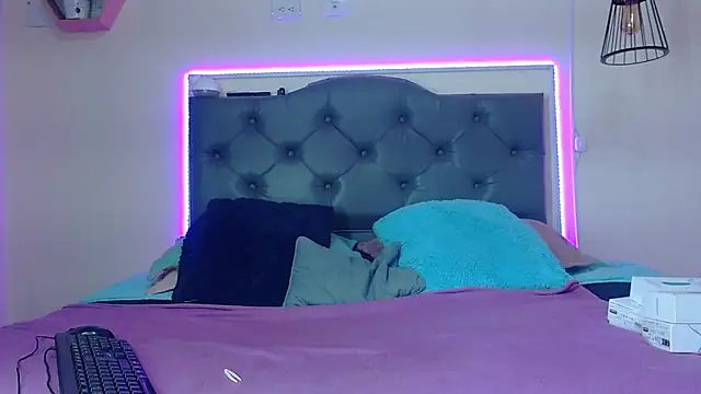 Snapshot of Kim_clark1 chatting on November 26, 2025, 3:24 pm Kim clark1 online show from November 26, 2025, 3:24 pm