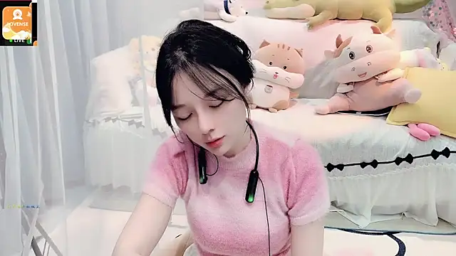 AKiKi711 online show from October 7, 2025, 3:20 pm