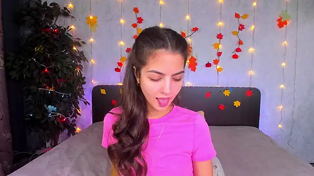 Milana Crystal  online show from November 20, 2025, 8:14 am