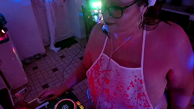 Snapshot of Lola-squirt chatting on October 31, 2025, 10:11 pm Lola-squirt online show from October 31, 2025, 10:11 pm