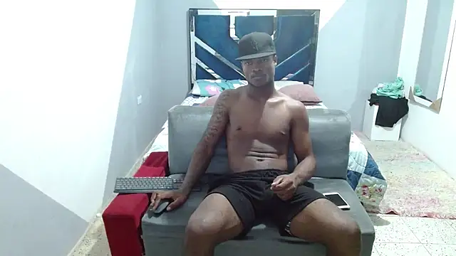 Snapshot of MiguelAngelxl chatting on November 6, 2025, 11:48 pm MiguelAngelxl online show from November 6, 2025, 11:48 pm