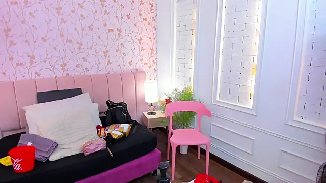 Georgina-coule online show from December 2, 2024, 12:18 pm