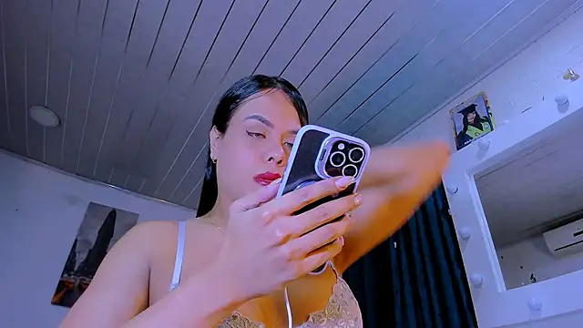 LatinVenuz online show from February 7, 2026, 4:49 am