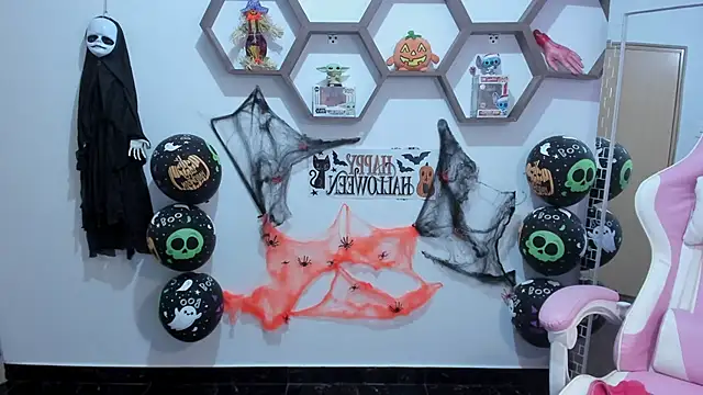 SharonSander online show from October 30, 2025, 8:53 pm