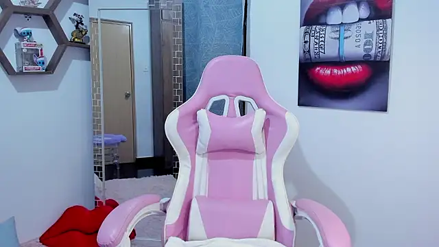 SharonSander online show from February 11, 2026, 1:10 am