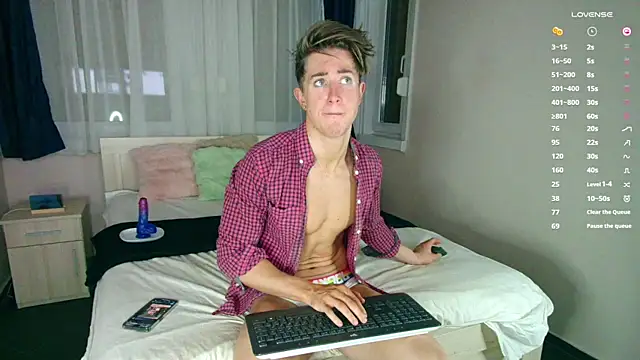 ChristianLevine  online show from November 26, 2025, 3:13 pm