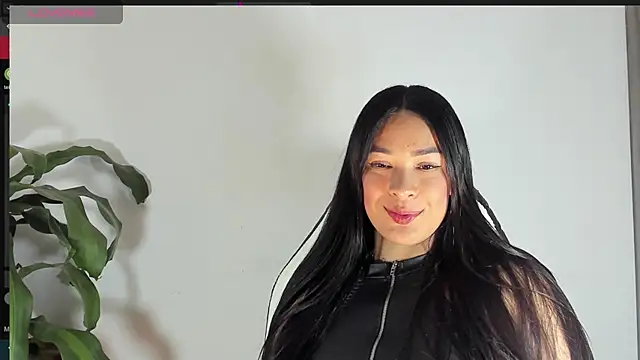 Snapshot of bella_hadid1_ chatting on March 22, 2025, 4:03 am bella hadid1  online show from March 22, 2025, 4:03 am