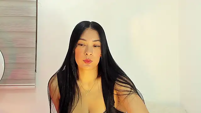 bella hadid1  online show from March 4, 2026, 4:51 am