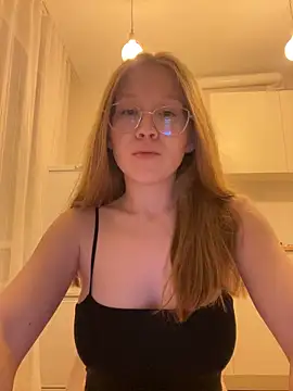 Snapshot of Eva_Weyne chatting on September 24, 2025, 7:50 pm Eva Weyne online show from September 24, 2025, 7:50 pm