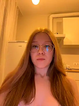 Snapshot of Eva_Weyne chatting on October 8, 2025, 7:22 pm Eva Weyne online show from October 8, 2025, 7:22 pm