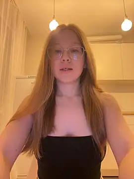 Snapshot of Eva_Weyne chatting on October 16, 2025, 7:04 pm Eva Weyne online show from October 16, 2025, 7:04 pm