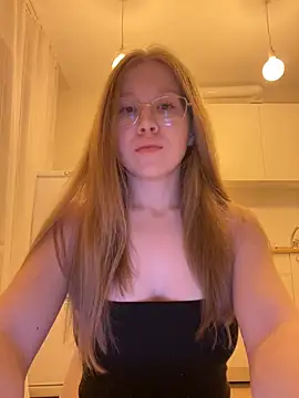 Snapshot of Eva_Weyne chatting on October 24, 2025, 7:32 pm Eva Weyne online show from October 24, 2025, 7:32 pm