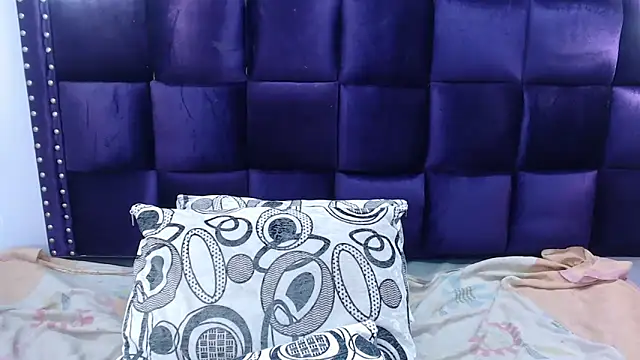 LindaKardi online show from September 27, 2025, 4:23 pm