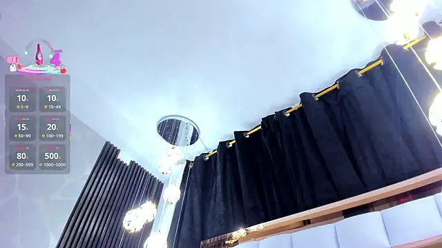 SarayRoyse online show from October 29, 2025, 7:37 pm