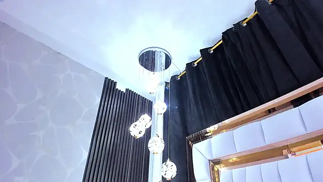 SarayRoyse online show from March 30, 2026, 7:48 pm